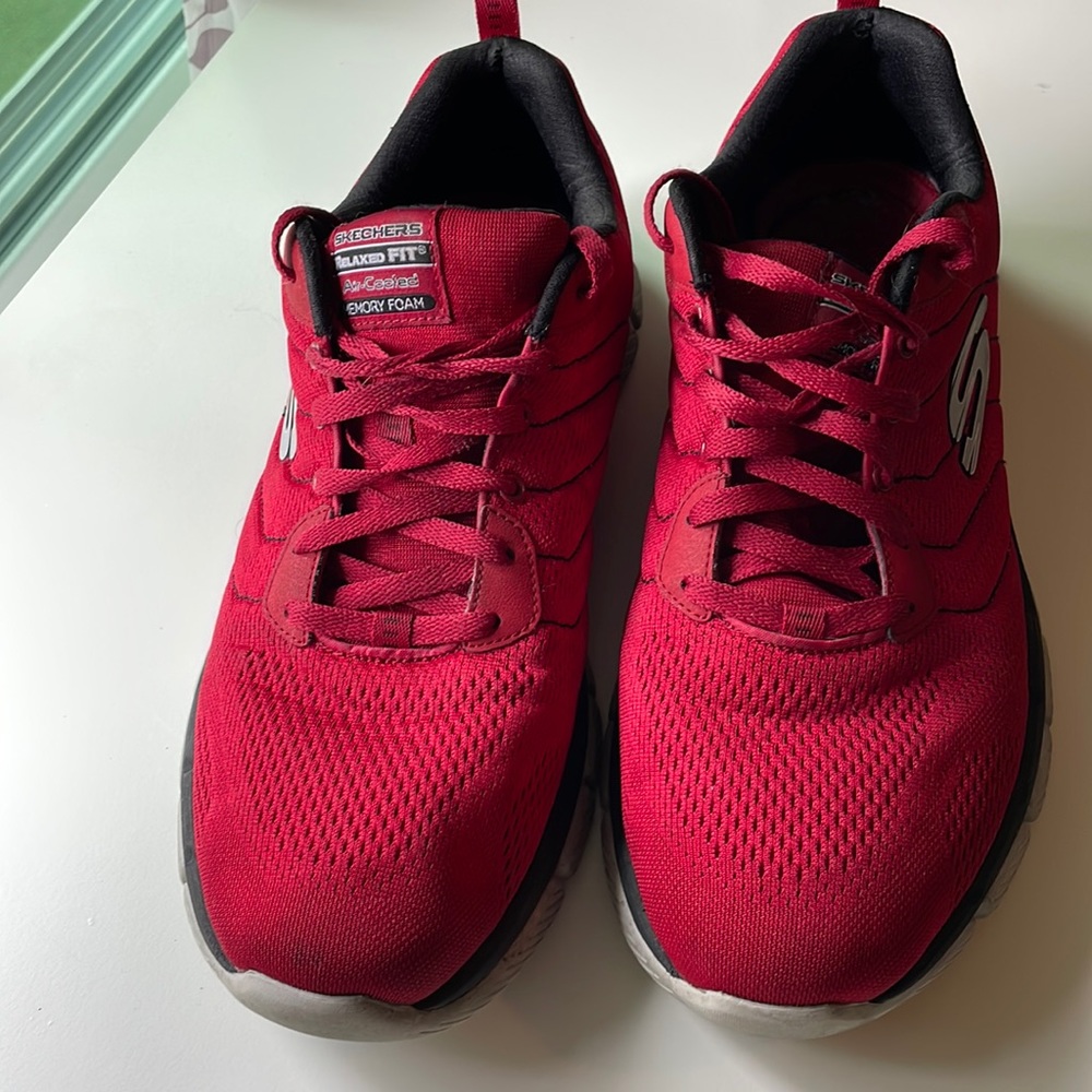 Sketchers Relaxed Fit Sneakers